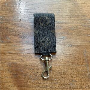 Louis Vuitton Monogram Revamped Keychain Brown
Handmade Luxury Key Fob